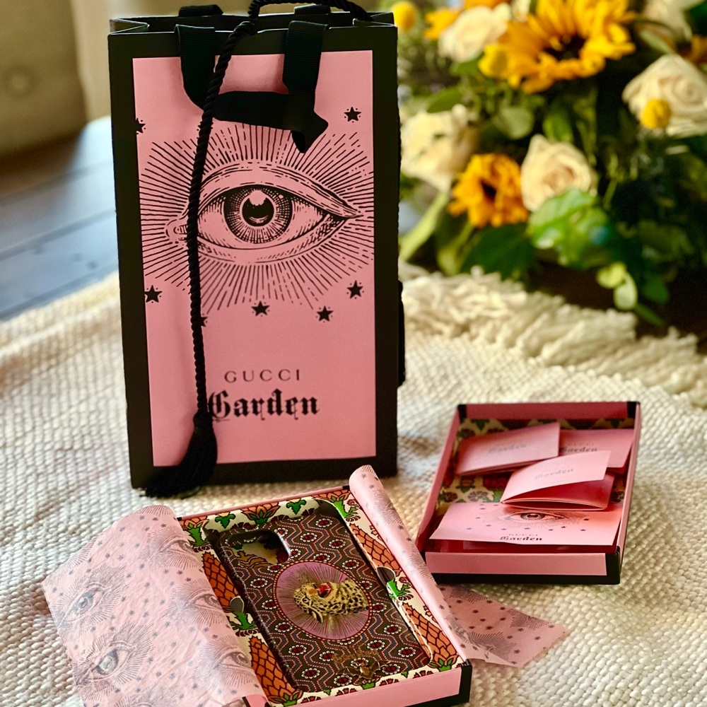 *Ultra Rare* Gucci Garden iPhone 12 Pro Case